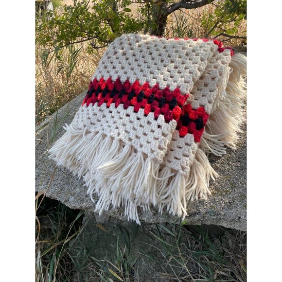 Vintage 1970s Large Granny Square Crochet Fringed Afghan Blanket - Picture 11 of 15